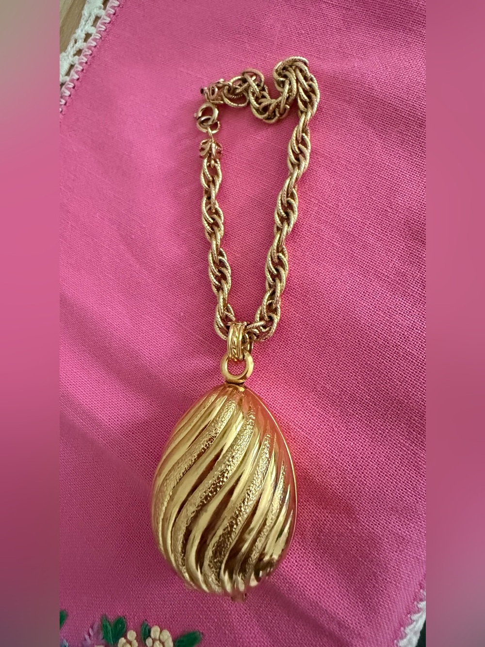 Avon Golden Charmer Glace Bracelet Vint 1968 Complete with Perfume Compartment